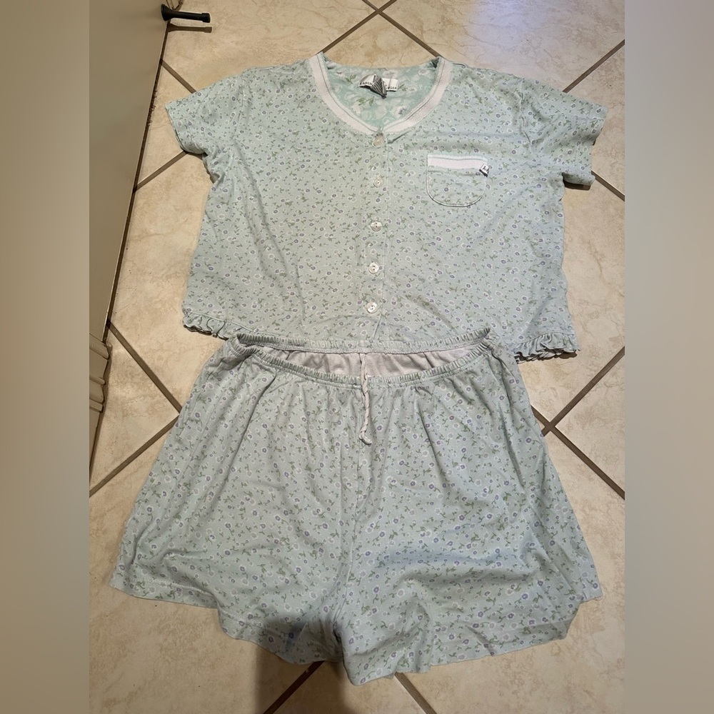 Light blue green tiny Floral Pajama Set - Short Sleeve Top & Shorts size medium